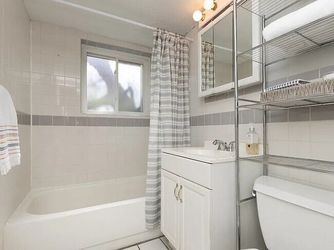 24 Westgate Rd unit 2, Chestnut Hill, MA 02467 - photo 7