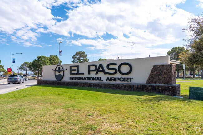 Pico Norte residents have quick access to the El Paso International Airport.