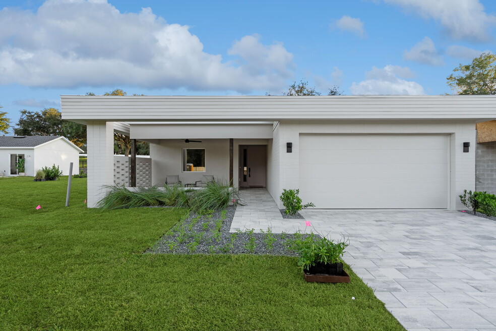 455 Skyfield Ct, Lady Lake, FL 32159 - photo 1