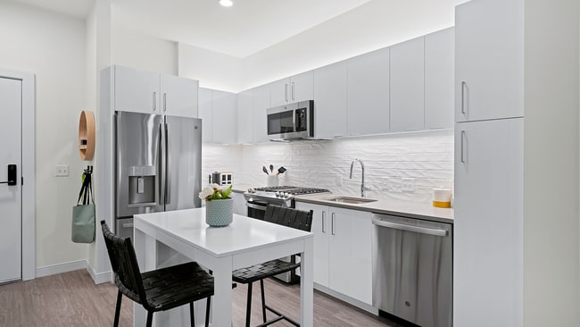 Mason, Everett, MA 02149 - photo 2