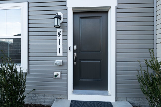 411 18th Ave, Ranson, WV 25438 - photo 5