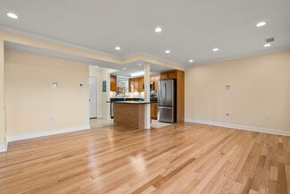 51 Thornton Rd, Chestnut Hill, MA 02467