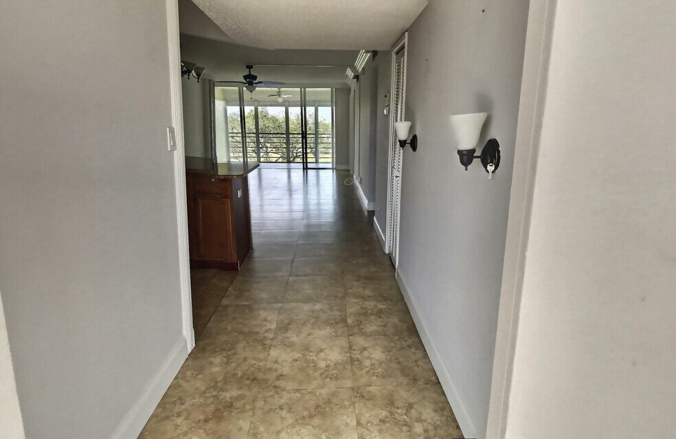 3080 N Course Dr unit Gorgeous 2 bed 2 bat, Pompano Beach, FL 33069 - photo 1
