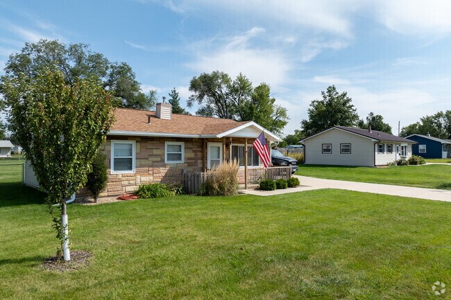 Lincolnway Village is almost entirely composed of classic, mid-century and later ranch homes.