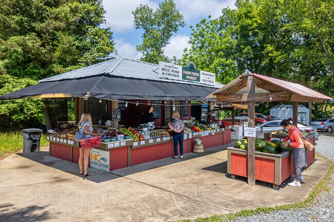 Rolling Hills Farm Fresh Market is the place to get great produce in Mint Hill.