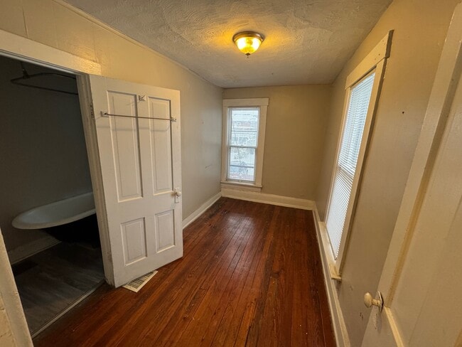 552 Bradley St unit duplex, Columbus, OH 43201 - photo 5