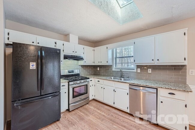 438 Russell Rd, Lawrenceville, GA 30043 - photo 5