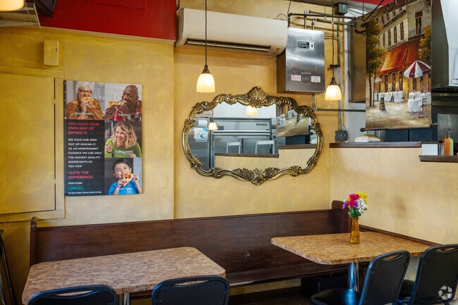 Frankie’s Italian Kitchen fills the Lawrence air with the comforting aroma of garlic and basil.