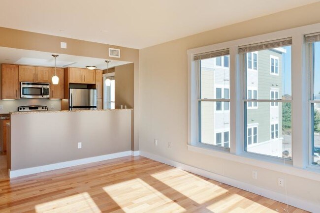87 New St unit 412, Cambridge, MA 02138 - photo 2