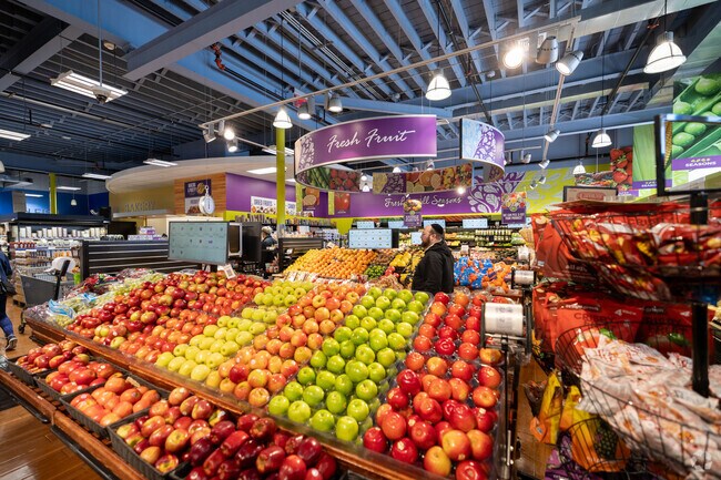 Season's in East Heathcote is a popular location for market fresh groceries.