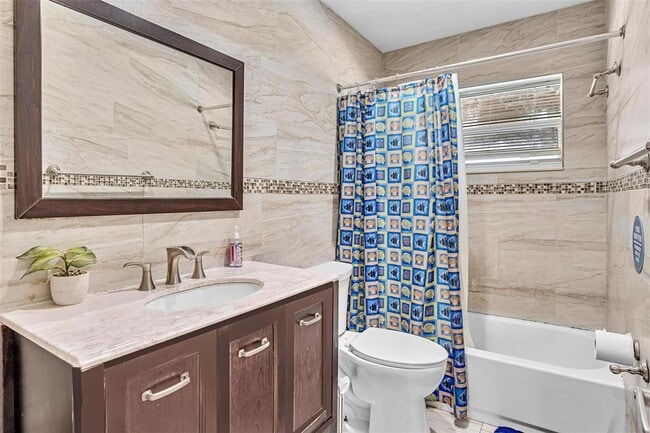 6960 SW 15th St, Pembroke Pines, FL 33023 - photo 5