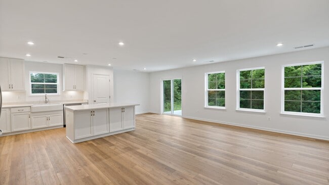 1570 Warm Spring Rd unit 38492785, Chambersburg, PA 17202 - photo 2