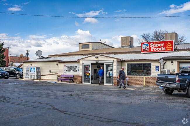 Glenrock residents favor Super Foods for convenience and groceries.