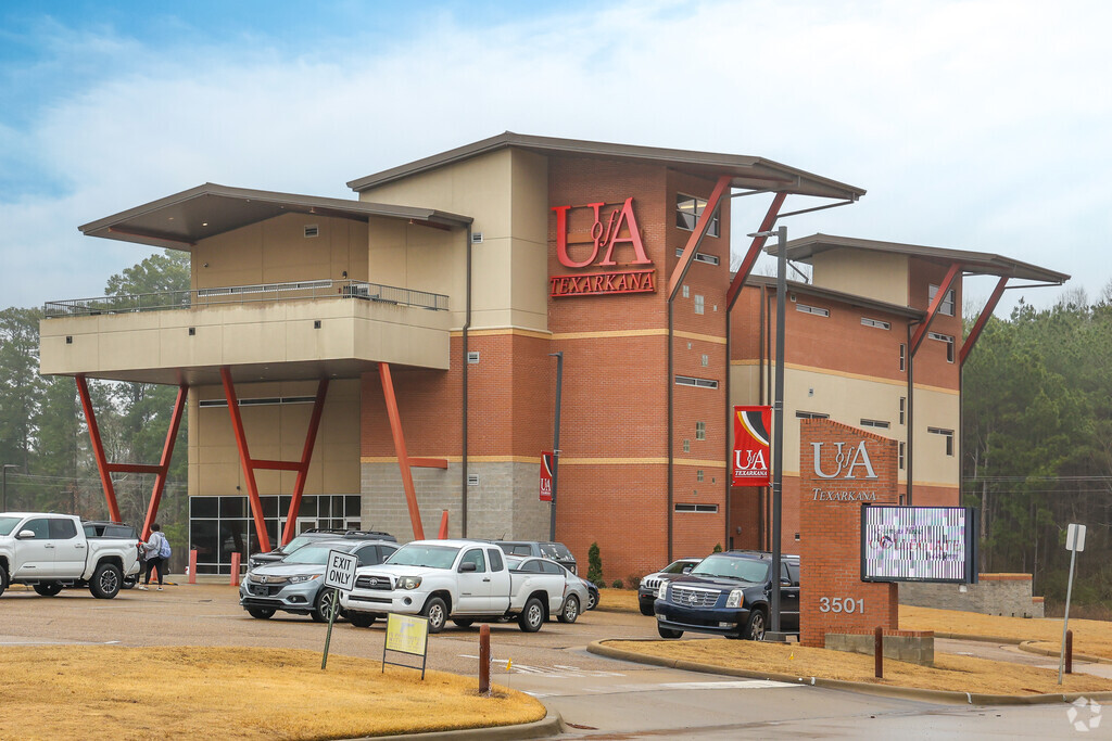 The students at University of Arkansas are working hard towards their bright future.