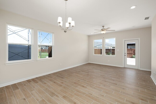 207 San Antonio Dr, Weslaco, TX 78599 - photo 5