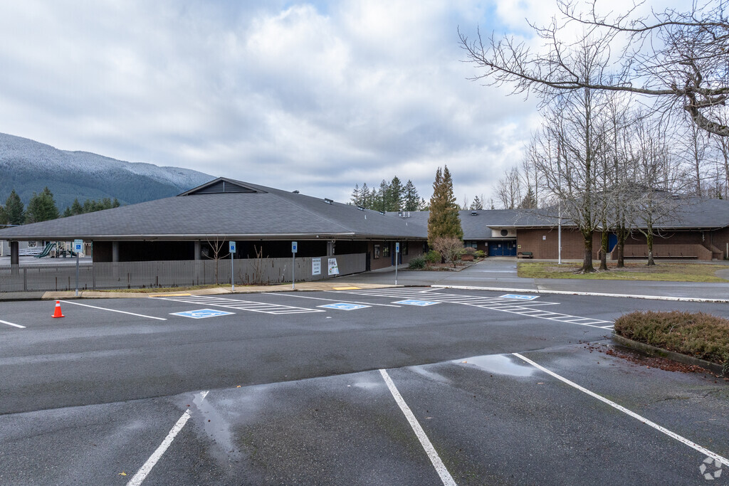Edwin R. Opstad Elementary School building.