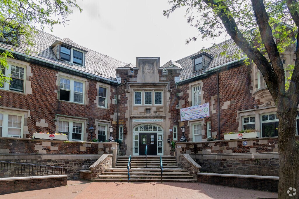 Al-Minhaal Academy in North Stelton.