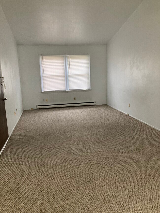 327 M St unit 4, Edwardsville, IL 62025 - photo 3