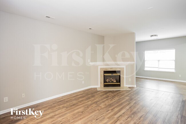 8122 Chatham Oaks Dr, Concord, NC 28027 - photo 5