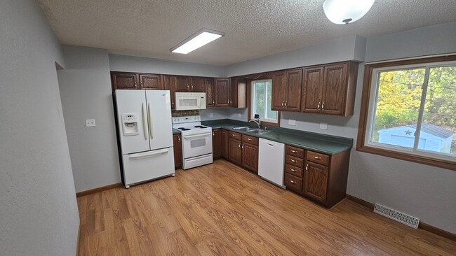 3626 Keymeer Dr, Dubuque, IA 52002 - photo 7