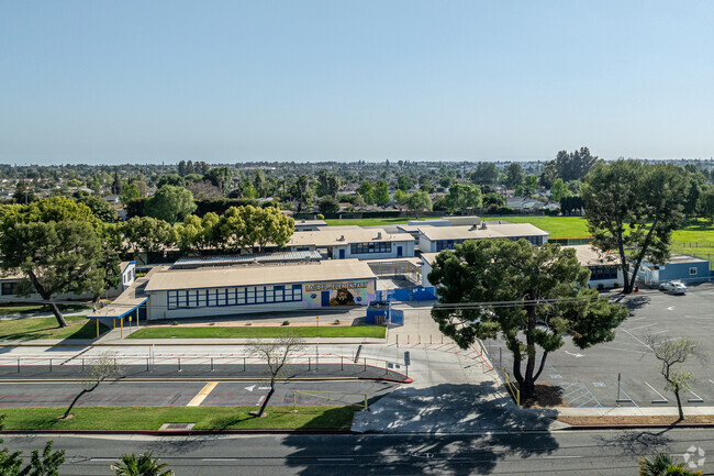 The pick up and drop off area for Laurel Elementary School in Whittier.