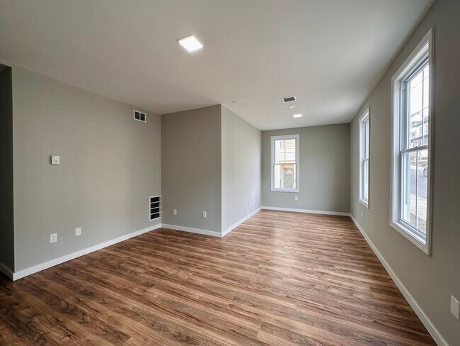 19 Thompson St unit B, Vernon Rockville, CT 06066 - photo 6