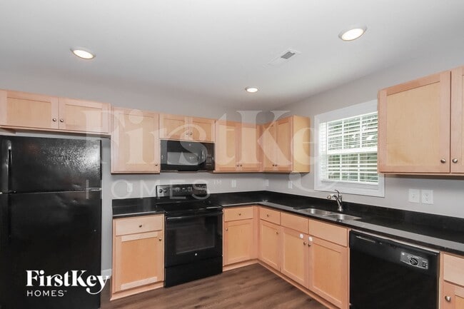 625 Wilson St, Kannapolis, NC 28083 - photo 5