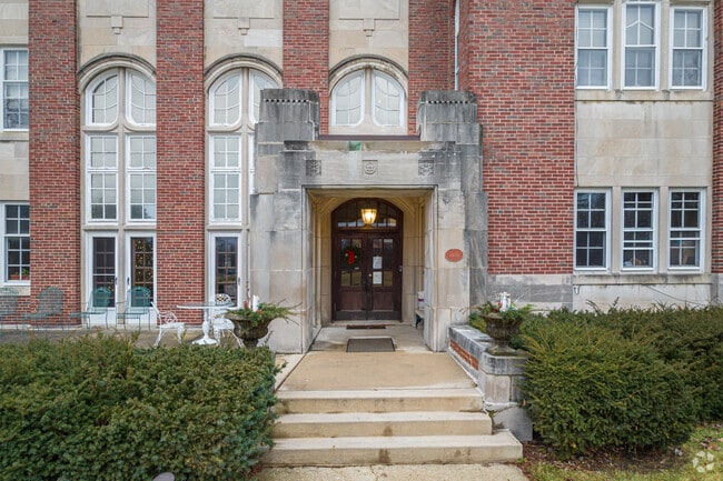 Prairie School of Dupage is located at 1926 N MAIN St
WHEATON, IL 60187.