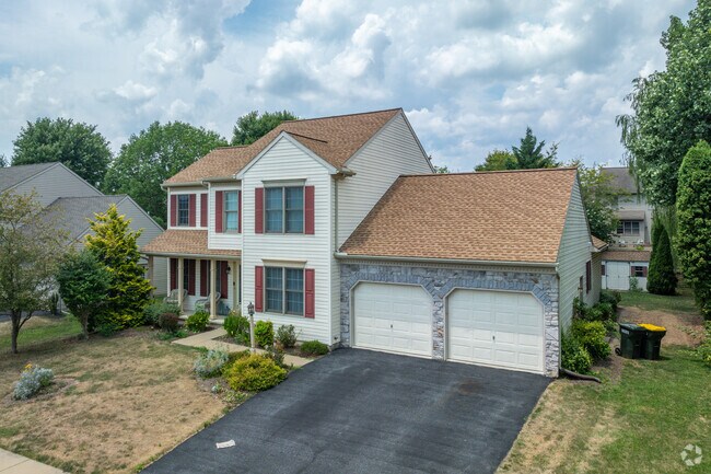 Modern traditional homes Bridgeport have attached garages and private driveways.
