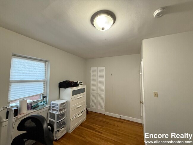 69 Chiswick Rd unit 15, Brighton, MA 02135 - photo 7