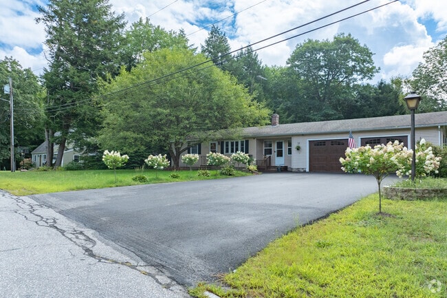 Sun-drenched streets spread across the neighborhoods of Boscawen.