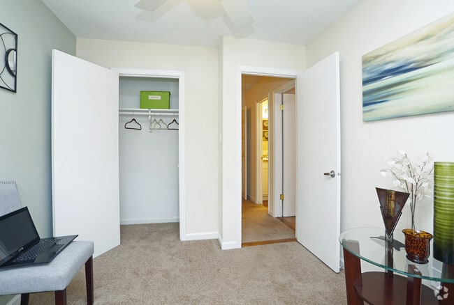 3BR, 2.5BA - 1500sf Cypress- Bedroom