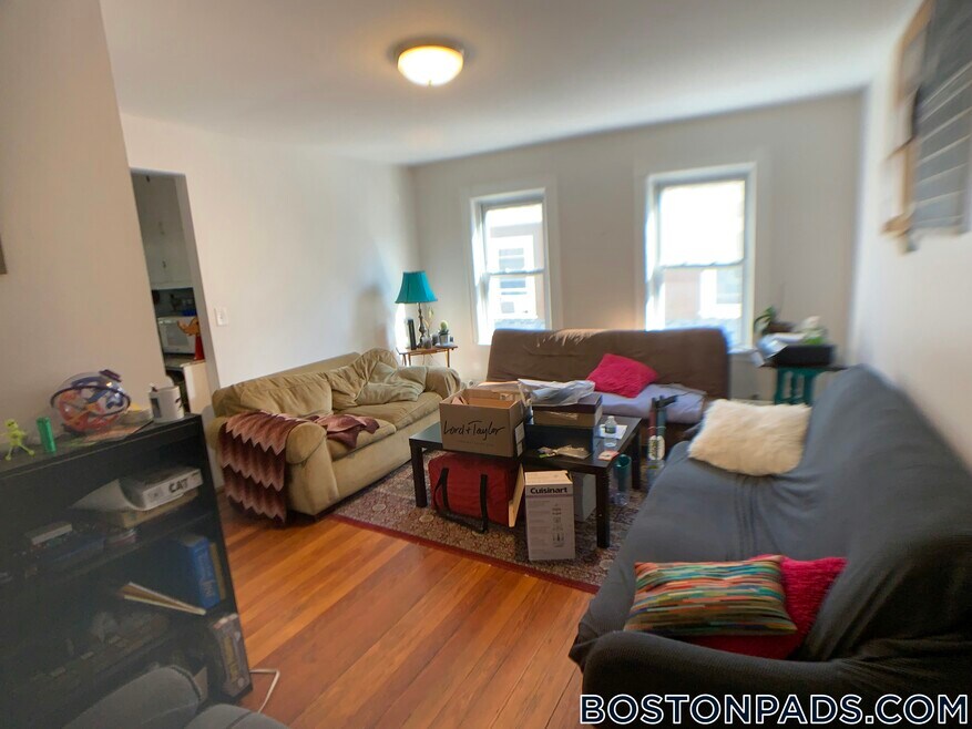 197 College Ave unit 3, Somerville, MA 02144 - photo 1
