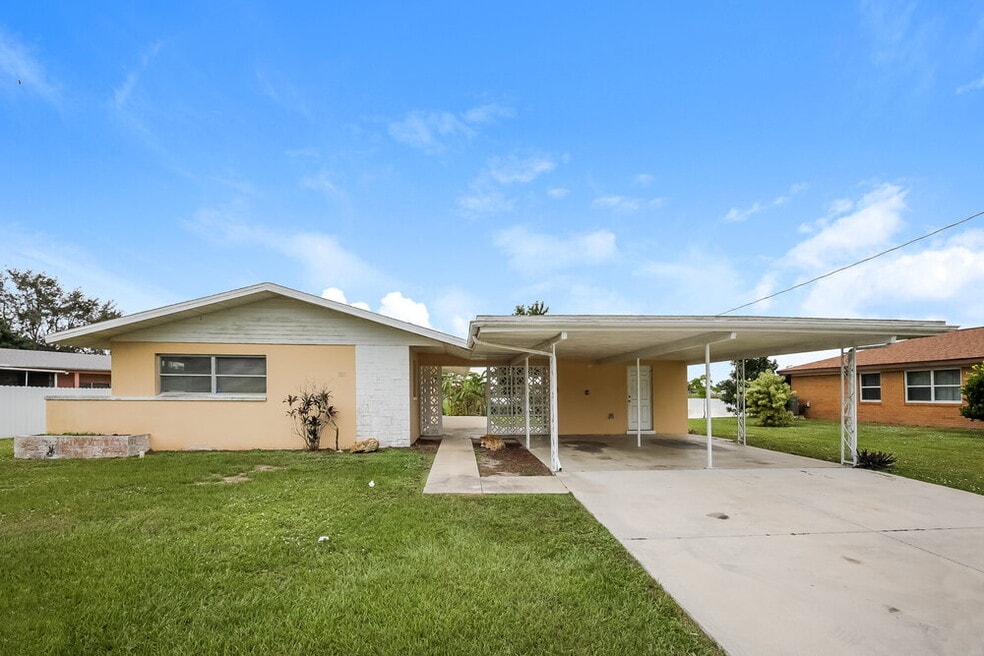 502 Leeland Heights Blvd E, Lehigh Acres, FL 33936 - photo 1