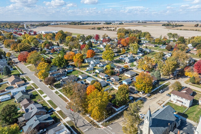 Life slows down in Spring Valley, where open skies replace crowded skylines.