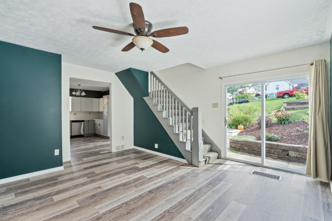 366 N Main St, Houston, PA 15342 - photo 5