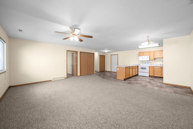 1420 E Redwood Blvd unit 1420 E Redwood BLVD, Brandon, SD 57005 - photo 6