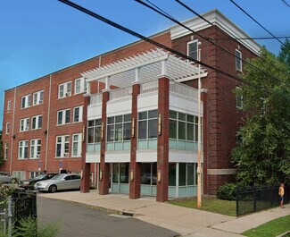 1055 Pembroke St, Bridgeport, CT 06608