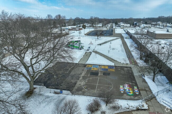 P.H. Miller Elementary School offers pre kindergarten to first grade.