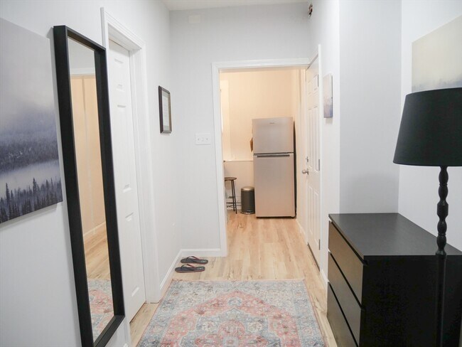 6 Beals St unit 1, Brookline, MA 02446 - photo 4