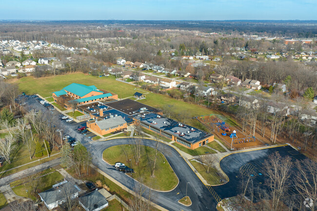 Aerial view of Muraski Elementary School in Strongsville.