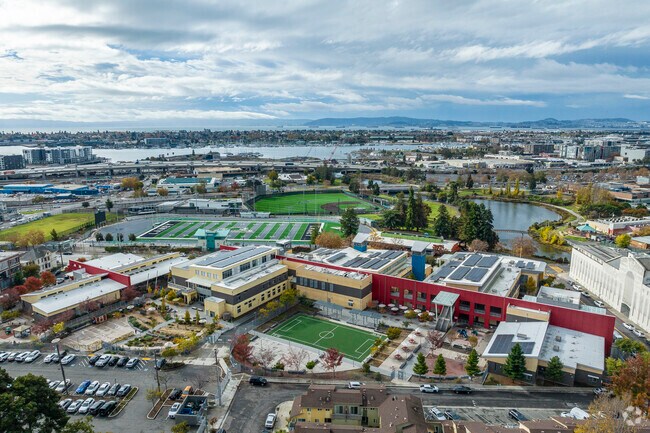 La Escuelita Elementary School is in Alameda County.