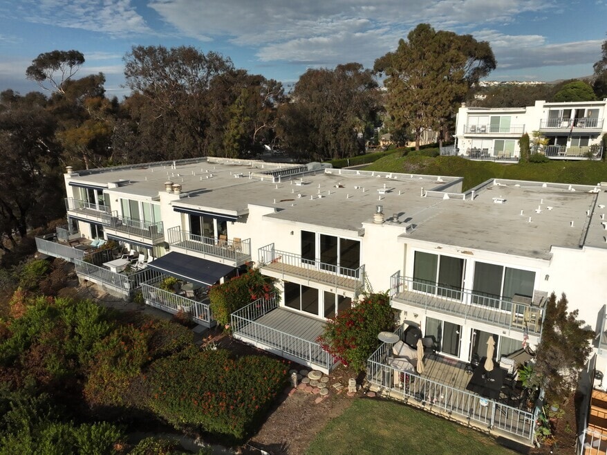 25836 Dana Bluff W unit 32, Capistrano Beach, CA 92624 - photo 2