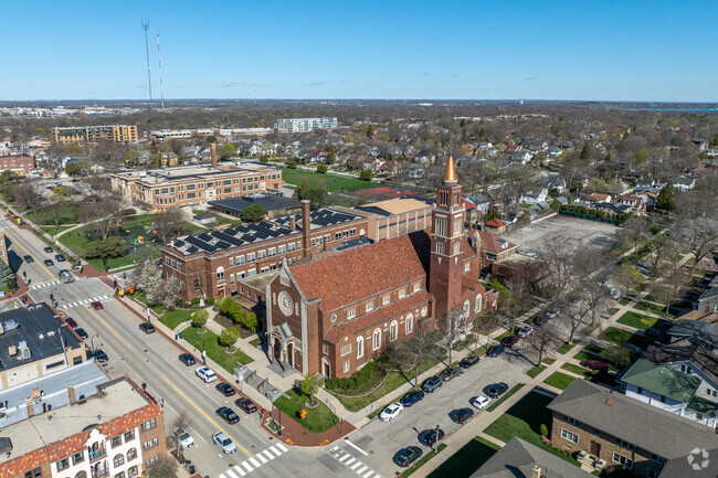 Students in Whitefish Bay can attend St Robert Elementary School.