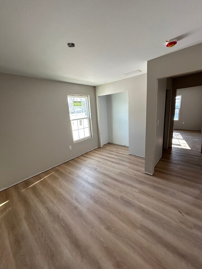 304 Jennifer, Germantown, IL 62245 - photo 5