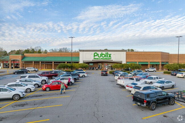 Residents in Whitesburg can satisfy their grocery needs at the nearby Publix.