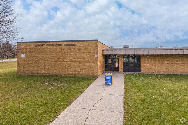 Jeffery Elementary has 279 students in grades PK-5th & a student-teacher ratio of 15 to 1.