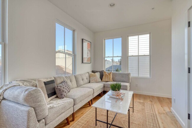 520 NE 56th Ave unit ID1309859P, Portland, OR 97213 - photo 2