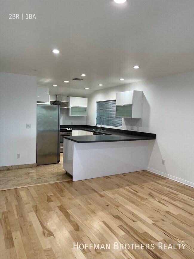 1146 N Clark St Unit 8, West Hollywood, CA 90069