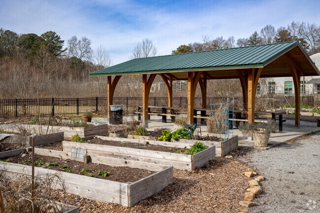 There is a small community share garden at Zonolite Park.